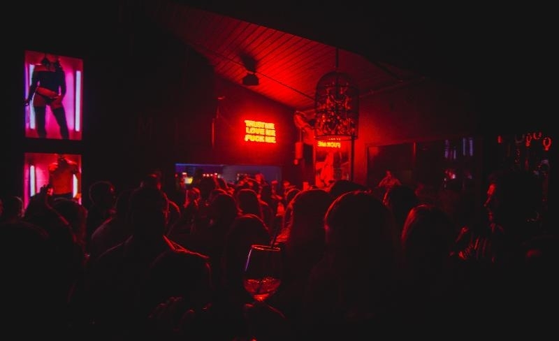 Valen Bar