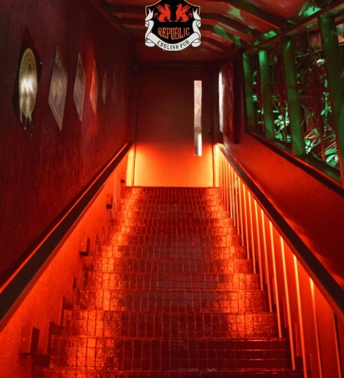 Bar: Republic English Pub — 4