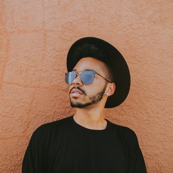 André